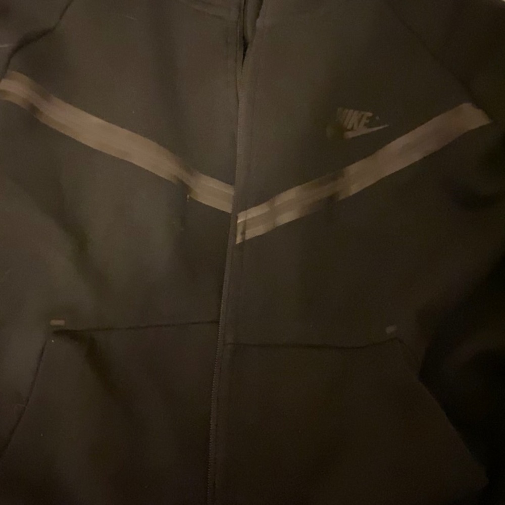 Women’s large Nike Tech!!